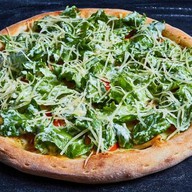 Цезарь пицца с курицей Фото