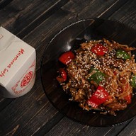 Wok с говядиной,чёрным перцем и паприкой Фото
