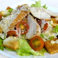 Цезарь салат с курицей Фото