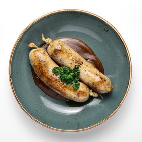 Колбаска мясная с копченым сыром - Фото