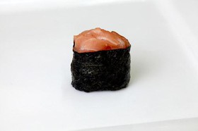 Сяке гункан с лососем - Фото