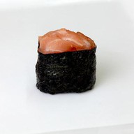 Сяке гункан с лососем Фото