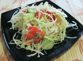 Салат с мясом донера и свежими овощами - Фото