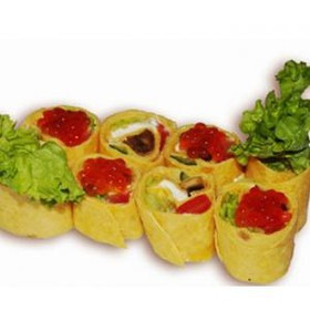 Тортилья с икрой и овощами - Фото