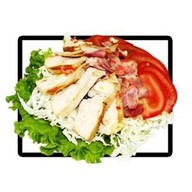 Салат с курицей и беконом Фото
