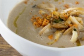 Крем-суп из грибов с сырным печеньем - Фото
