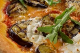 Пицца с баклажаном-гриль - Фото