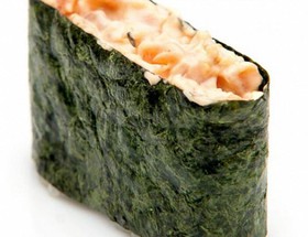 Суши гункан с лососем - Фото
