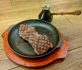 Вырезка говяжья с сырным соусом - Фото