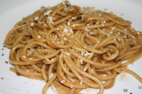 Спагетти с чесноком - Фото