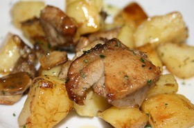 Жареный картофель с овощами - Фото