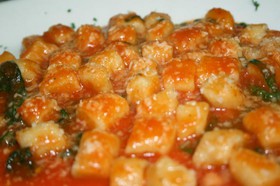Ньокки в соусе из помидор - Фото