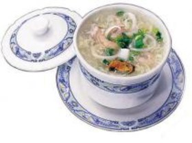 Традиционный суп из морепродуктов - Фото