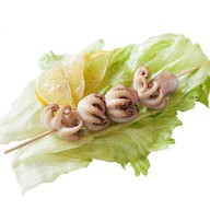 Шашлычки из осьминожек Фото