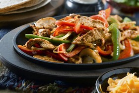 Фахитос с овощами и мясом - Фото