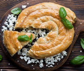 Сербский пирог с сыром и зеленью - Фото