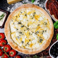 Четыре сыра Фото