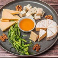 Ассорти европейских сыров Фото