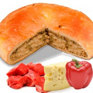 Пирог с говядиной, сыром и перцем Фото