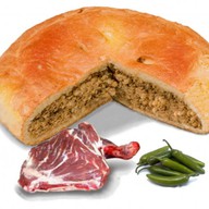Пирог с бараниной и перцем халапеньо Фото