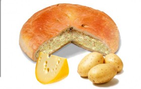 Пирог с картошкой и соленым сыром - Фото