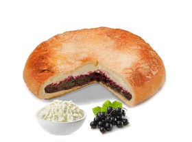 Пирог с творогом и черной смородиной - Фото
