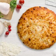 Пирог с курицей, сыром и томатами Фото