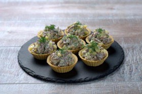 Салат "Языковый" в тарталетках - Фото