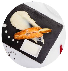 Стейк из лосося с цитрусовым картофелем - Фото