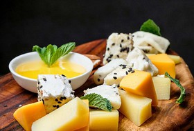 Сырная тарелка - Фото