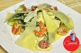 Цезарь салат с креветкой - Фото