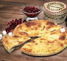 Осетинский пирог с брусникой - Фото