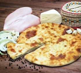 Осетинский пирог с сыром и курицей - Фото