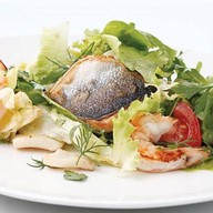 Салат с морепродуктами Фото