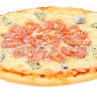Пицца Quattro formaggi Фото