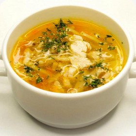 Суп куриный с яичной лапшой - Фото
