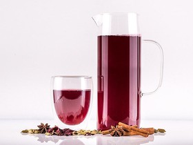 Чай каркаде с корицей и кардамоном - Фото
