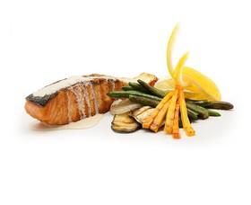 Филе лосося с овощами - Фото