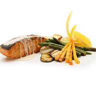 Филе лосося с овощами Фото