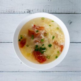 Суп с курицей и помидорами - Фото