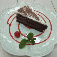 Шоколадный десерт Фото