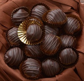 Конфеты шоколадные Чернослив в шоколаде - Фото