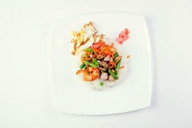 Рис с морепродуктами и овощами - Фото