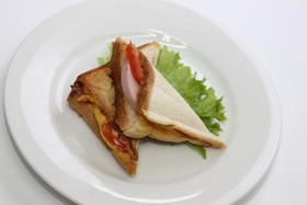 Сэндвич-тост  с ветчиной - Фото