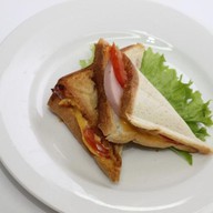 Сэндвич-тост  с ветчиной Фото