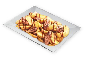 Картофельные дольки с колбасками - Фото
