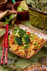 Китайская лапша с овощами - Фото