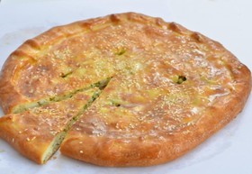 Пирог с зеленым луком и яйцом - Фото