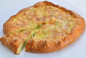 Пирог с картофелем, сыром и шпинатом - Фото