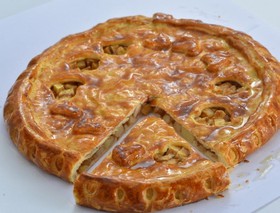 Пирог с яблоком и персиком - Фото